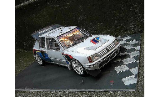 Peugeot 205 Turbo 16 1/18 Solido presentation rallye T16 modellini auto