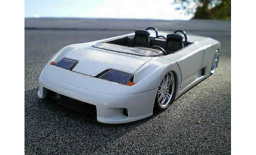 Bugatti EB110 barquette 1/18 Burago bianco modellini auto