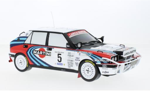 Lancia Delta 1/18 IXO Integrale 16V No.5 Martini Rallye WM Safari Rally 1990 modellino in miniatura
