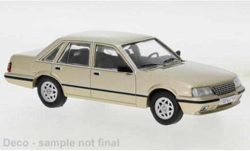 Opel Senator 1/43 IXO A2 metallise beige clair 1983 modellino in miniatura