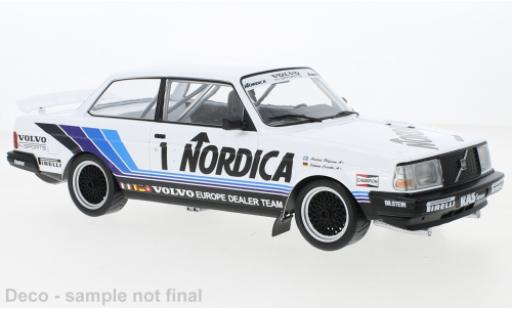 Volvo 240 1/18 IXO Turbo No.1 Europe Dealer Team Nordica ETCC Brünn 1986 modellino in miniatura