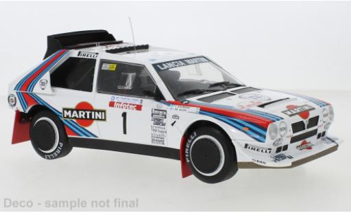 Lancia Delta 1/18 IXO S4 No.1 Martini Racing Martini Tour de Corse 1986 M.Alen/I.Kivimäki modellino in miniatura