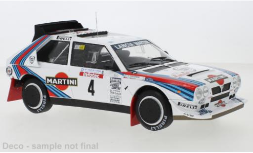 Lancia Delta 1/18 IXO S4 No.4 Martini Racing Martini Tour de Corse 1986 H.Toivonen/S.Cresto modellino in miniatura