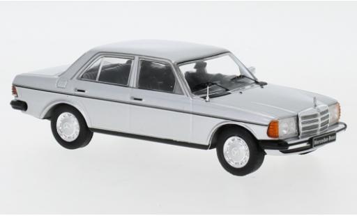 Mercedes 200 1/43 IXO D (W123) grigio 1976 modellino in miniatura