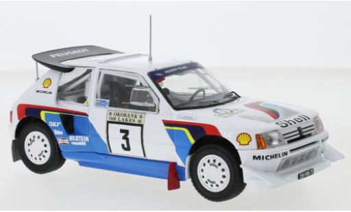 Peugeot 205 1/24 IXO T16 E2 No.3 Rallye WM 1000 Lakes Rally 1986 J.Kankkunen/J.Piironen modellino in miniatura
