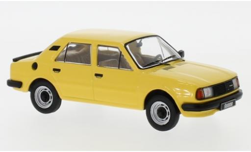 Skoda 120 1/43 IXO L giallo 1983 modellino in miniatura