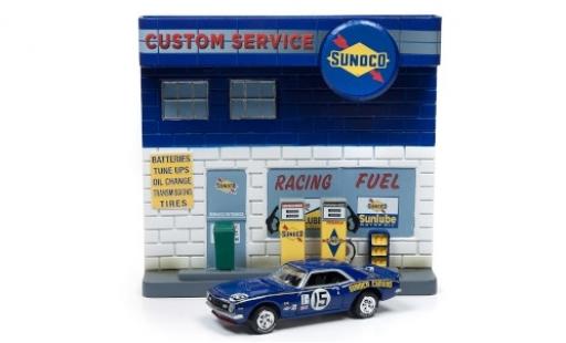 Chevrolet Camaro 1/64 Johnny Lightning Sunoco 1977 Diorama modellino in miniatura