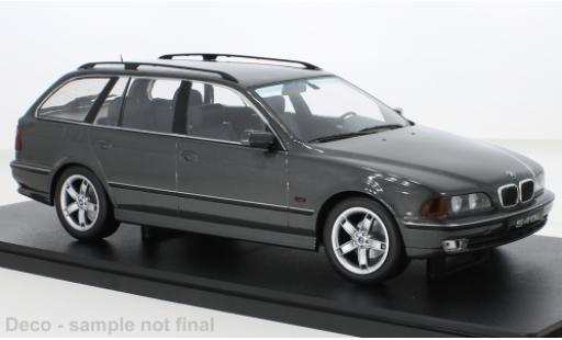 Bmw 540 1/18 KK Scale i (E39) Touring metallise grigio 1997 modellino in miniatura
