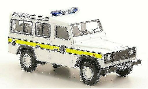 Land Rover Defender Base 1/76 Oxford Station Wagon Garda Confidential modellini auto