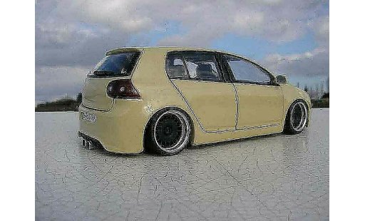 Volkswagen Golf GTI 1/18 Burago german look modellini auto