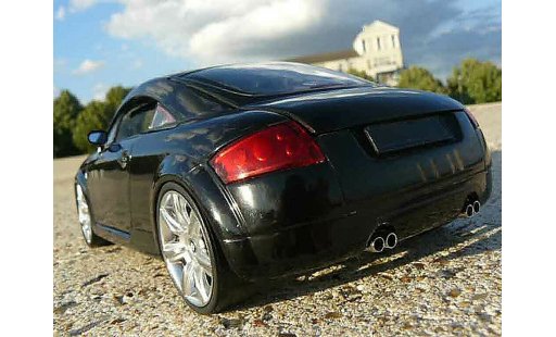 Audi TT coupe 1/18 Revell nero modellini auto