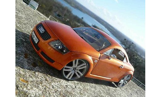 Audi TT coupe 1/18 Revell s-line orange jantes 19 pouces modellini auto