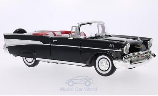 Chevrolet Bel Air 1957 1/18 Lucky Die Cast Convertibile nero/bianco 1957 modellino in miniatura