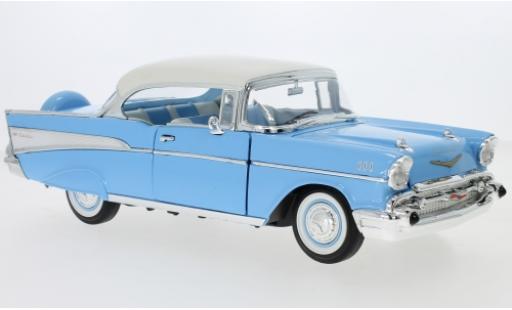 Chevrolet Bel Air 1/18 Lucky Die Cast Hardtop blu/bianco 1957 modellino in miniatura