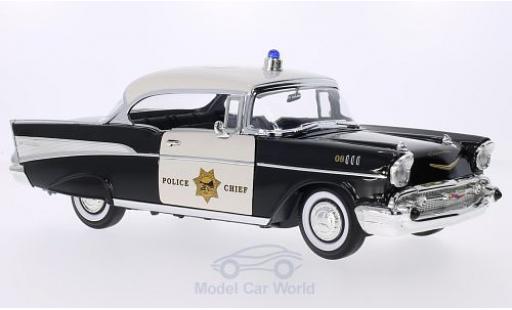 Chevrolet Bel Air 1957 1/18 Lucky Die Cast Hardtop nero/bianco California Highway Patrol 1957 Police Chief Polizei (USA) modellino in miniatura