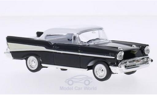 Chevrolet Bel Air 1/43 Lucky Die Cast nero/bianco 1957 ohne Vitrine modellino in miniatura