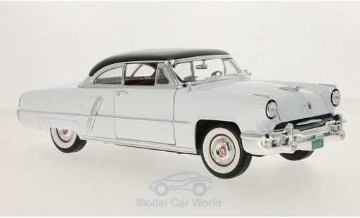Lincoln Capri 1/18 Lucky Die Cast bianco/nero 1952 modellino in miniatura