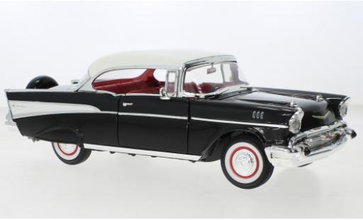 Chevrolet Bel Air 1/18 Lucky Die Cast Bel air Hardtop nero/bianco 1957 modellino in miniatura