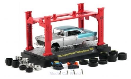 Chevrolet Bel Air 1/64 M2 Machines Hardtop Custom metallico grigio/metallico blu 1955 Model-Kit Bausatz inklusive 4 Ersatzrädern modellino in miniatura