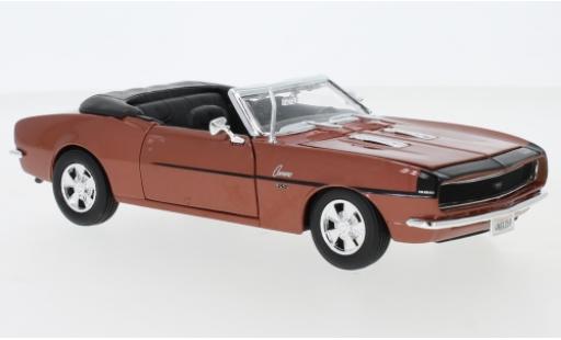 Chevrolet Camaro 1/24 Maisto SS 396 Convertibile metallico bronze 1968 modellino in miniatura