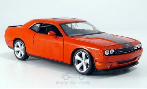 Dodge Challenger 1/24 Maisto SRT8 orange 2008 modellino in miniatura
