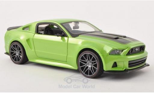 Ford Mustang 1/24 Maisto Street Racer metallico verde/matt-nero 2014 modellino in miniatura