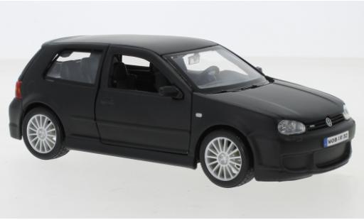 Volkswagen Golf 1/24 Maisto IV R32 matt-nero 2006 modellino in miniatura
