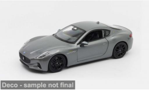 Maserati Gran Turismo 1/24 Welly Folgore grau 2023 1:24 modellino in miniatura
