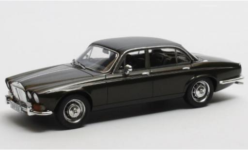 Daimler Double Six 1/43 Matrix Vanden Plas Series 1 metallico verde/matt-nero RHD 1973 modellino in miniatura