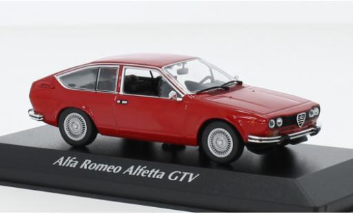 Alfa Romeo Alfetta 1/43 Maxichamps GTV rosso 1976 modellino in miniatura