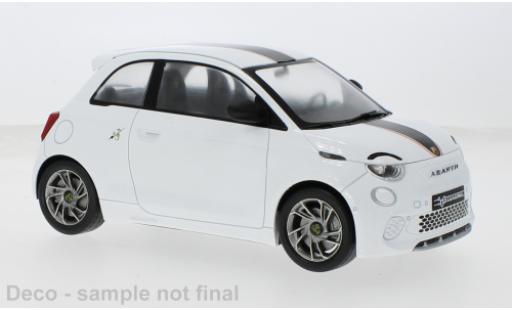Fiat 500 1/18 MCG e Abarth weiss 2024 1:18 modellino in miniatura