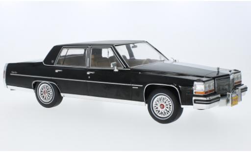 Cadillac Fleetwood 1/18 MCG Brougham nero 1982 modellino in miniatura