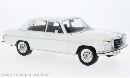 Mercedes 200 1/18 MCG D (W115) bianco 1968 modellino in miniatura