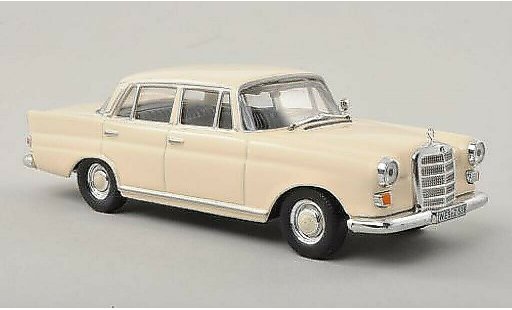 Mercedes 200 Base 1/43 WhiteBox D (W110) beige 1965 modellini auto