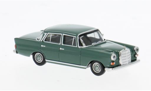Modellini auto Mercedes 200 Base Heckflosse verde 1/87 Herpa