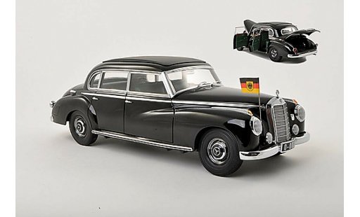 Mercedes 300 Base 1/18 Norev (W186) Staatslimousine Adenauer nero modellini auto