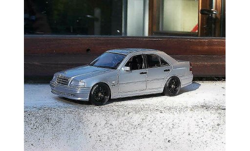 Mercedes Classe C AMG 1/18 Ut Models 36 grigio jantes bbs modellini auto