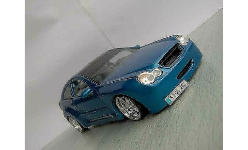 Mercedes Classe C Base 1/18 Maisto compact kompressor modellini auto