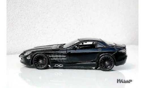 Mercedes SLR Base 1/18 Maisto mac laren black modellini auto