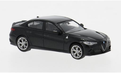 Alfa Romeo Giulia 1/87 Minichamps Quadrifoglio metallise schwarz 2017 1:87 modellino in miniatura