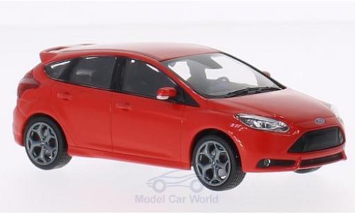 Ford Focus ST 1/43 Minichamps ST rosso 2011 modellino in miniatura