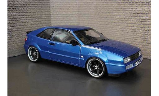 Volkswagen Corrado VR6 1/18 Revell blu metallized modellini auto
