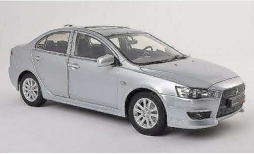 Mitsubishi Lancer EX 1/18 Paudi grigio 2012 modellini auto