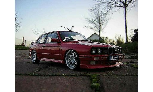 Bmw M3 coupe 1/18 Autoart E30 rosso jantes bords larges modellini auto