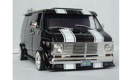 Chevrolet Van fourgon 1/18 Highway 61 black modellini auto
