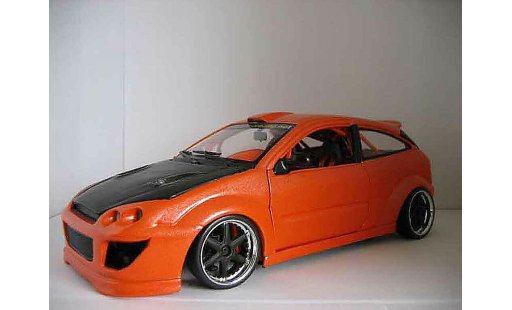 Ford Focus RS 1/18 Hot Wheels tuning modellini auto