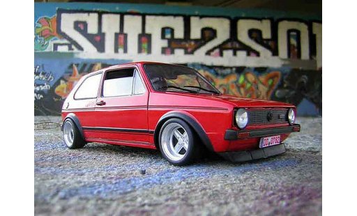 Volkswagen Golf GTI 1/18 Solido rouge jantes 13 pouces modellini auto