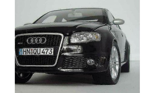 Audi RS4 berline 1/18 Minichamps nero modellini auto