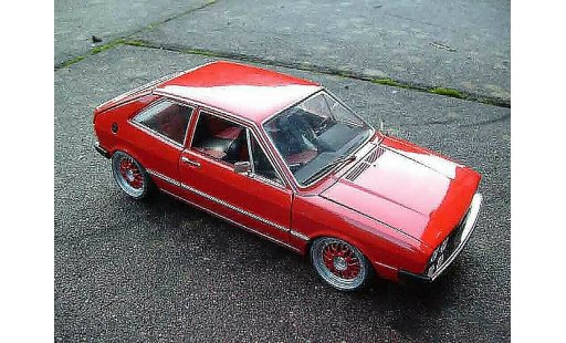 Volkswagen Scirocco GTI 1/18 Revell rosso modellini auto