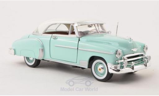 Chevrolet Bel Air 1/24 Motormax Hardtop türkis/bianco 1950 modellino in miniatura